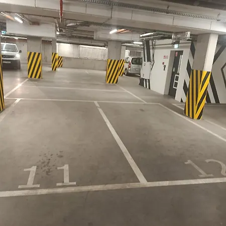 Neonowy Darmowy Parking Апартаменты